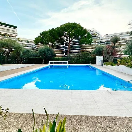 Beautiful - Air Conditionning -pool -10min Beach -parking Near 아파트 *