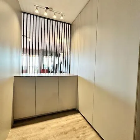 Beautiful - Air Conditionning -pool -10min Beach -parking Near * 앙티브